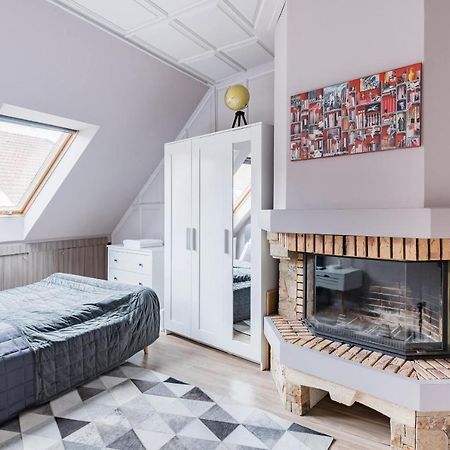 Sunny And Central Penthouse With Private Garage Budapest Bagian luar foto