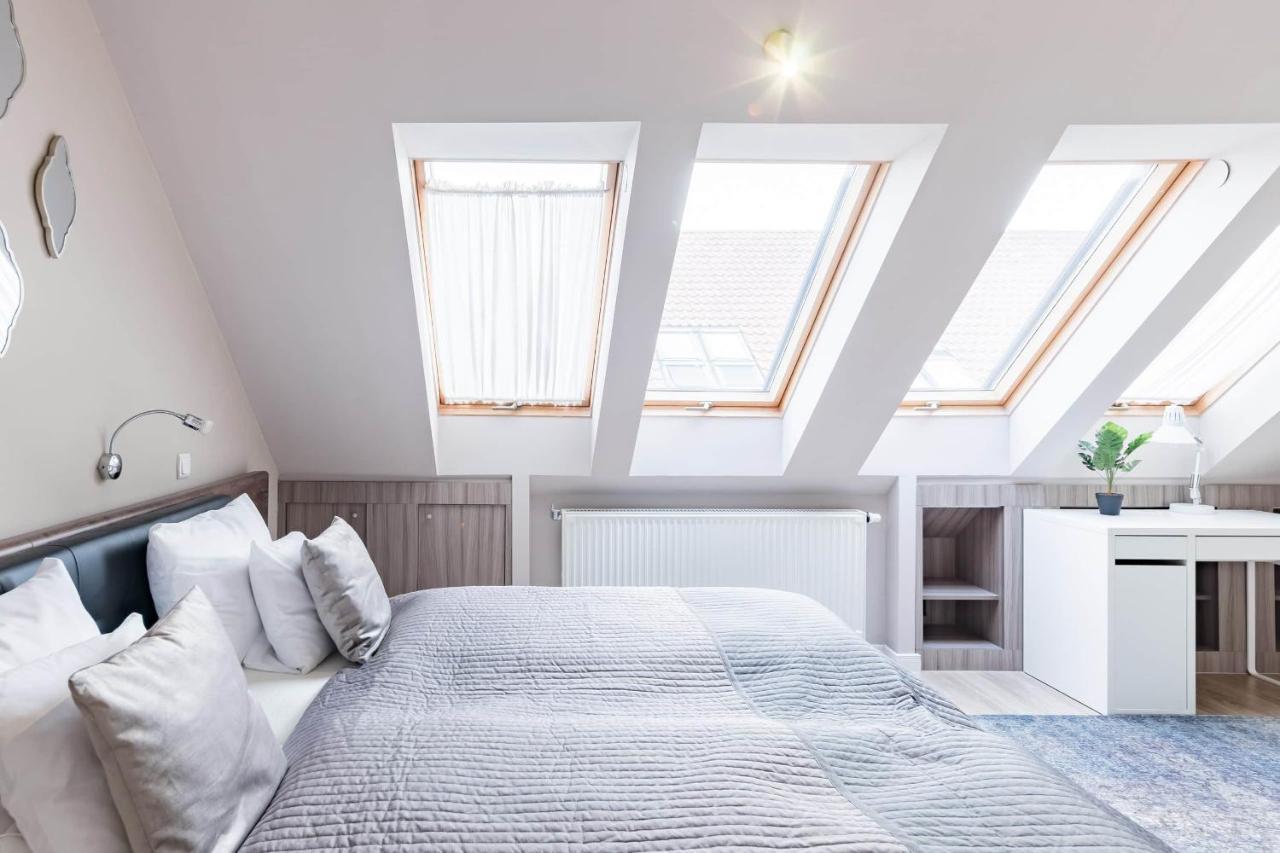 Sunny And Central Penthouse With Private Garage Budapest Bagian luar foto