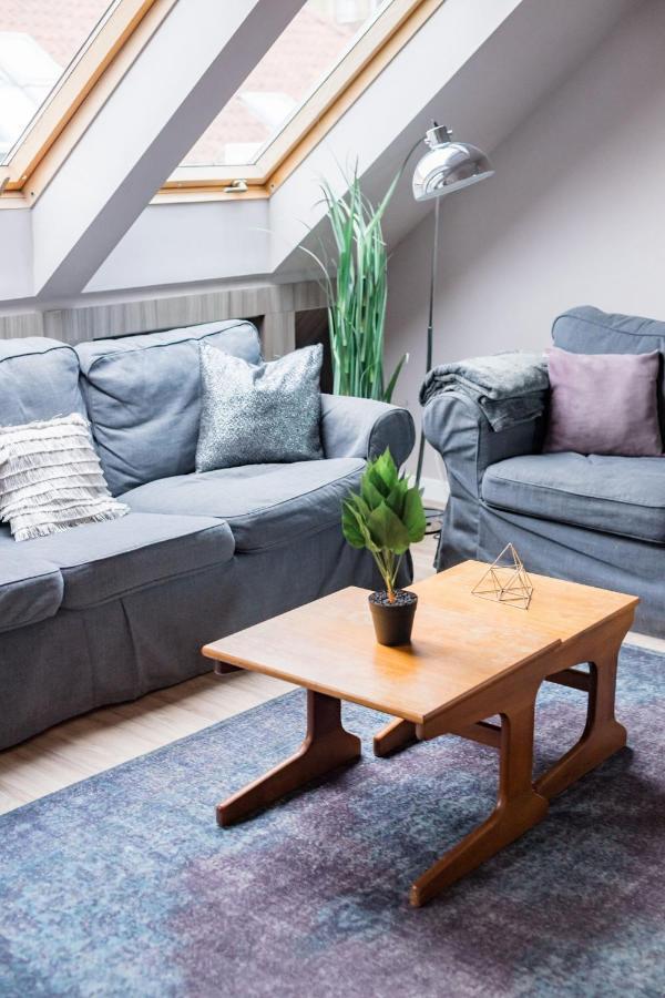 Sunny And Central Penthouse With Private Garage Budapest Bagian luar foto