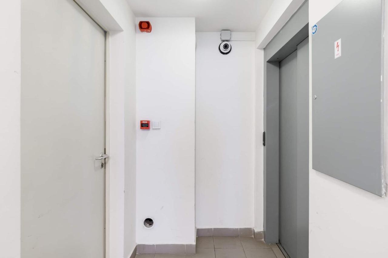 Sunny And Central Penthouse With Private Garage Budapest Bagian luar foto