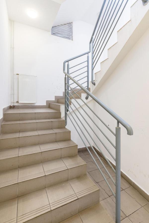 Sunny And Central Penthouse With Private Garage Budapest Bagian luar foto