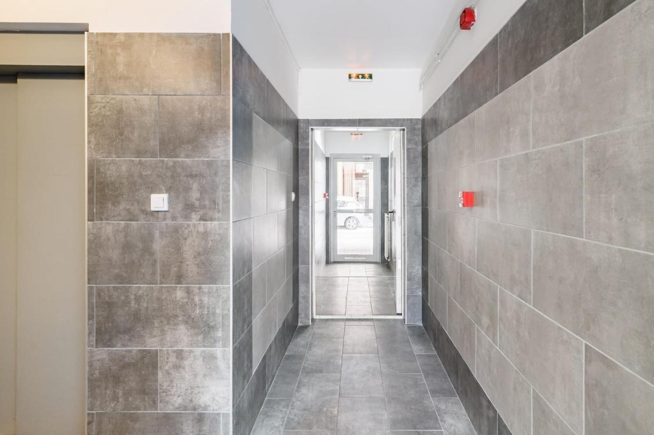 Sunny And Central Penthouse With Private Garage Budapest Bagian luar foto