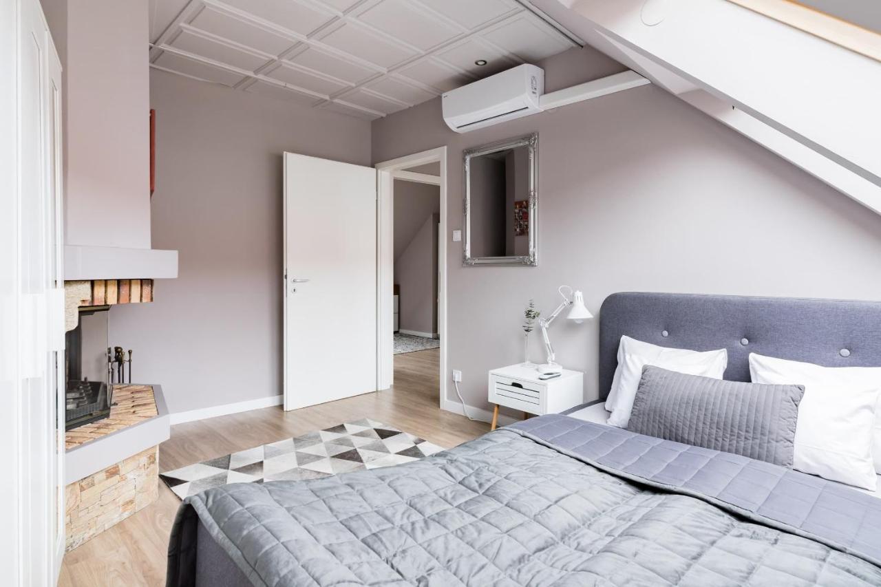 Sunny And Central Penthouse With Private Garage Budapest Bagian luar foto