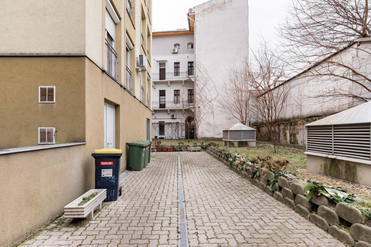 Sunny And Central Penthouse With Private Garage Budapest Bagian luar foto